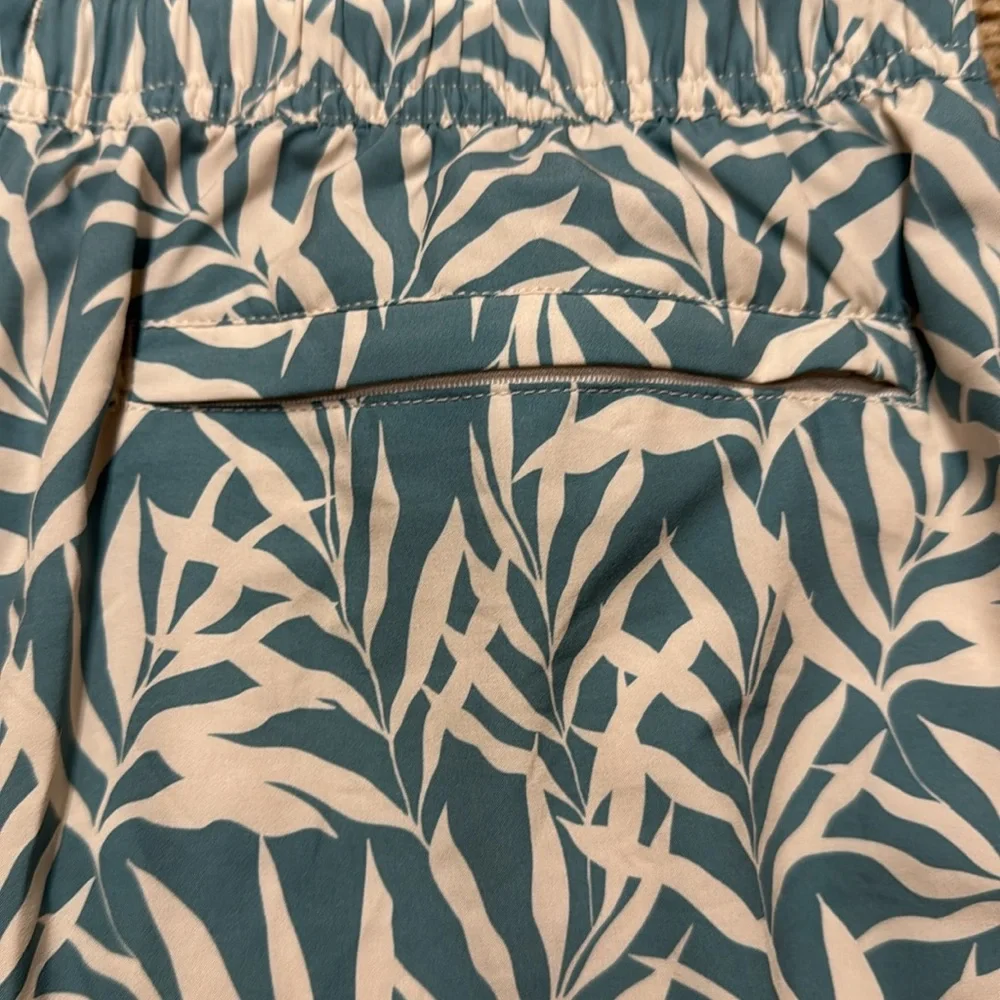Novel women board shorts. Medium - Picture 5 of 5